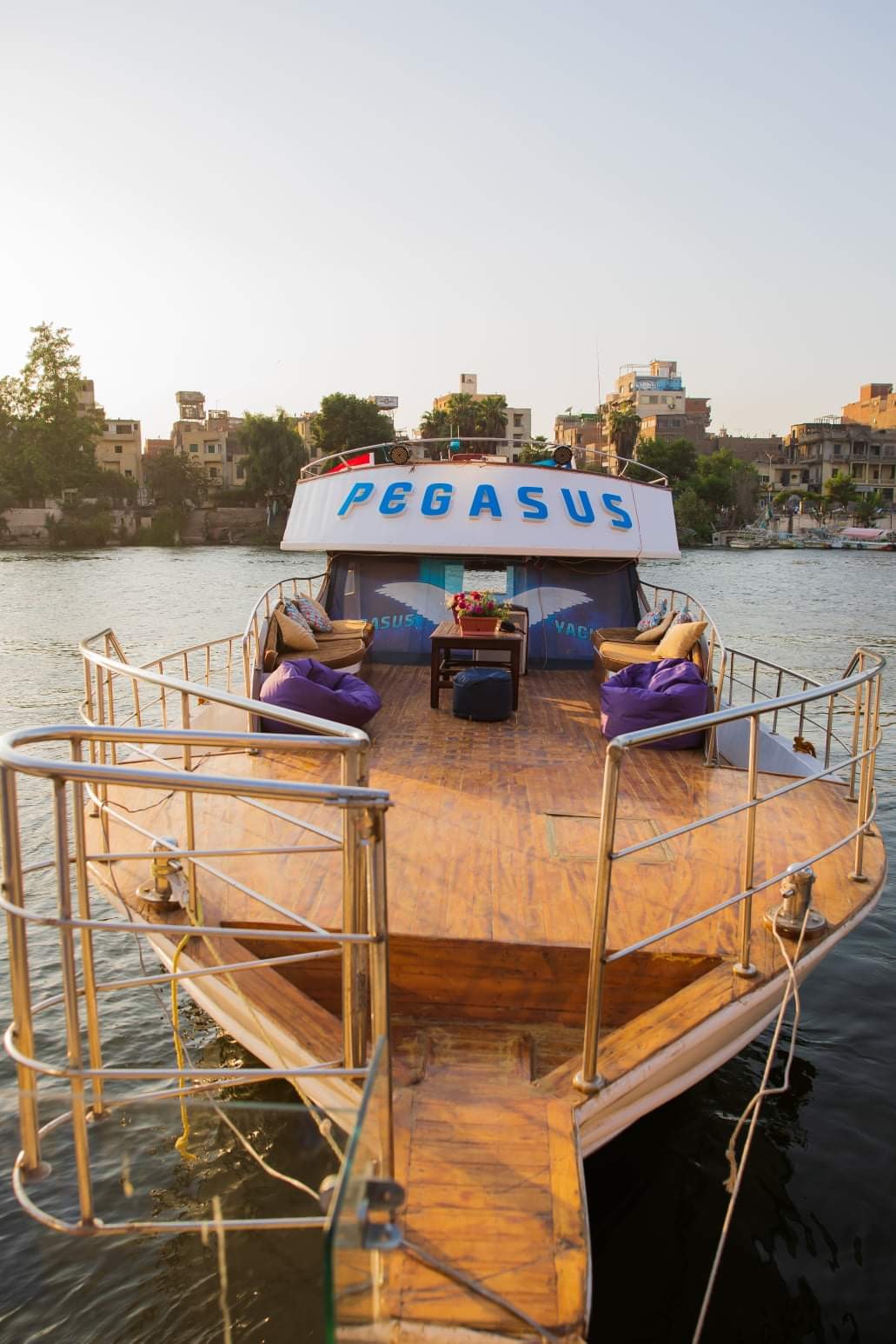 tour-listing-details-slide