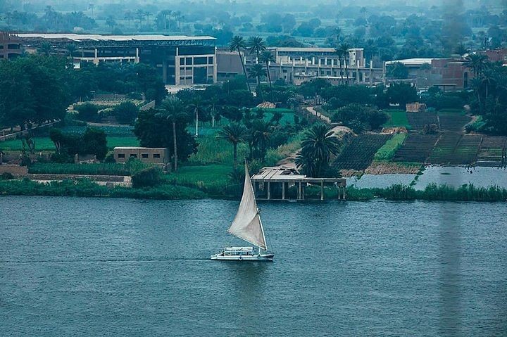 tour-listing-details-slide